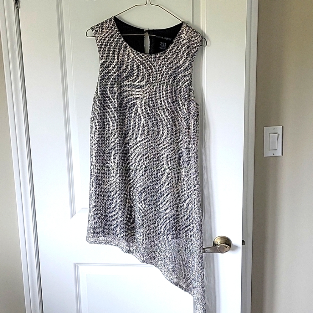 Frank Lyman Design 12 sleevless tunic style